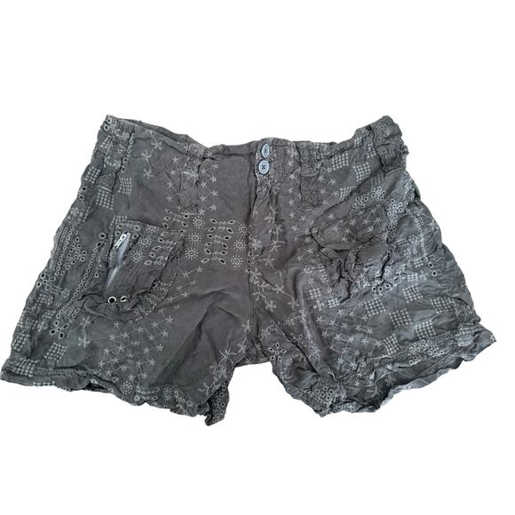 Johnny Was Eyelet Cargo Shorts Women’s Size 10 Gray Green Embroidered Boho - Picture 1 of 5